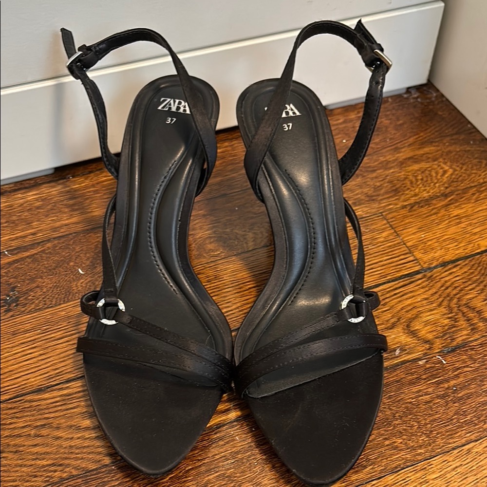 Zara Black Strappy Sandals